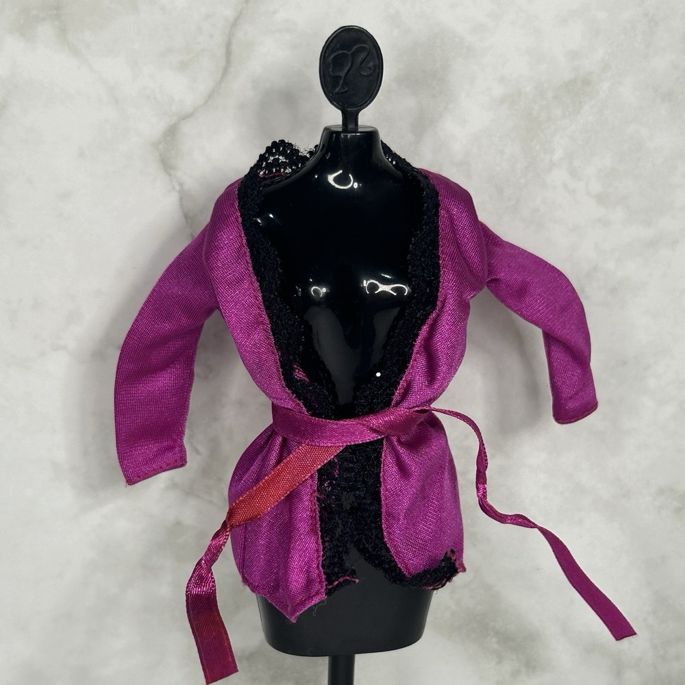 Barbie Satin Slumber berry color Robe Only Lingerie Fashion‎ Avenue 2000